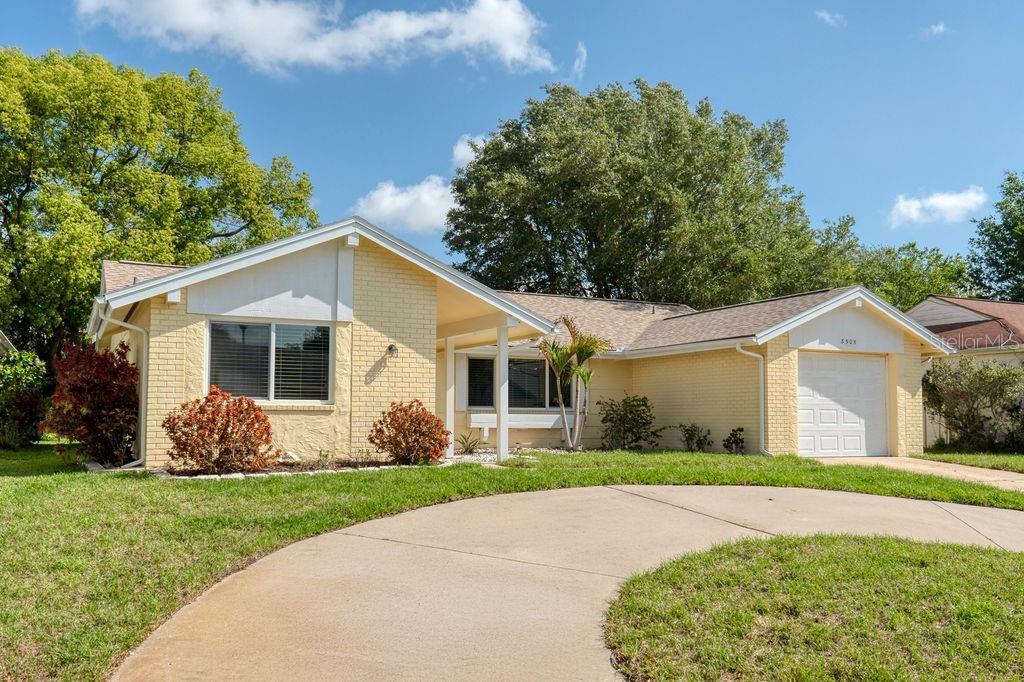 Picture of 8505 Lincolnshire Drive, Hudson, FL 34667