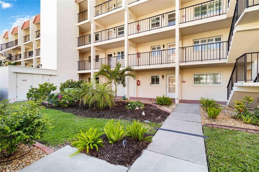 Picture of 230 Santa Maria Street Unit 333, Venice FL 34285