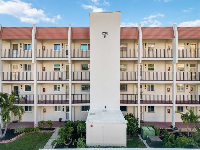 Picture of 230 Santa Maria Street Unit 333, Venice FL 34285