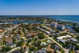 Picture of 459 Bayview Drive Ne, St Petersburg, FL 33704
