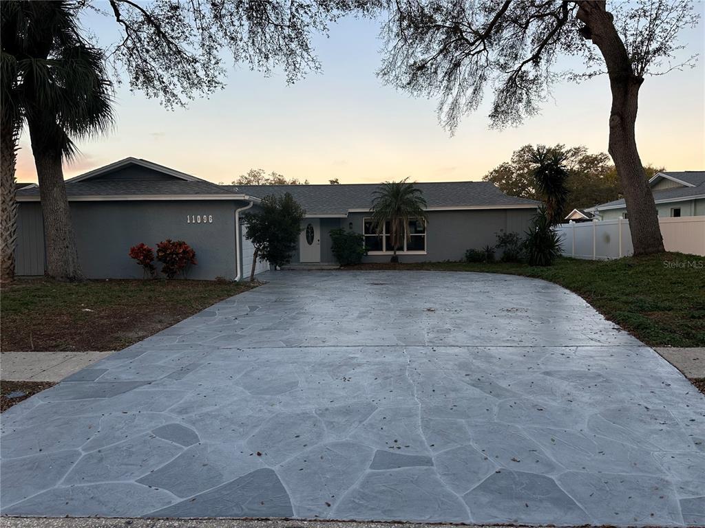 Picture of 11096 117Th Way, Seminole, FL 33778