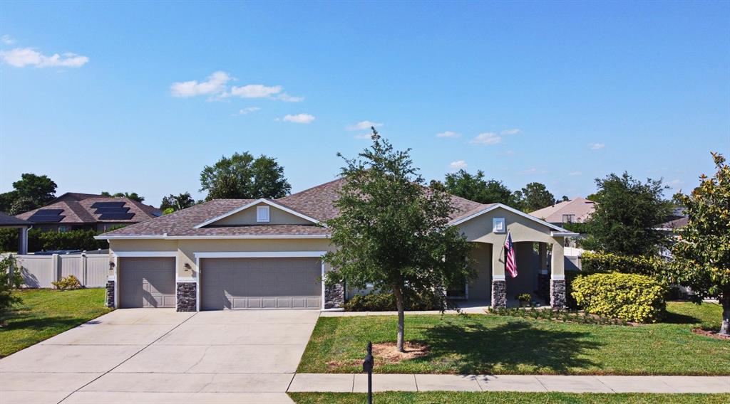 Picture of 9732 Royal Vista Avenue, Clermont, FL 34711