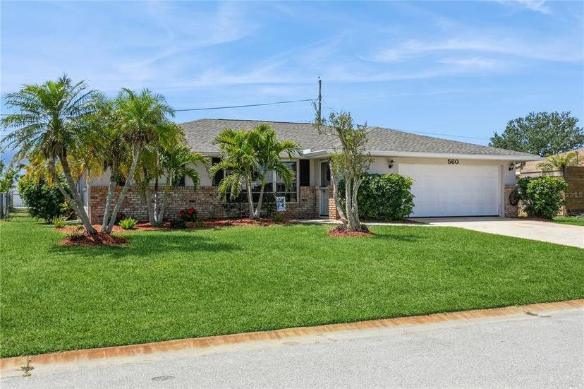 Picture of 560 Oxford Drive, Venice FL 34293