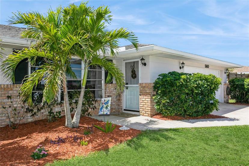 Picture of 560 Oxford Drive, Venice FL 34293
