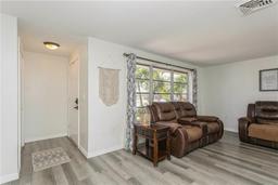 Picture of 560 Oxford Drive, Venice, FL 34293