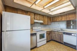 Picture of 106 Lakeview Place Unit 106, Oldsmar, FL 34677