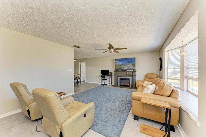 Picture of 3119 40Th Avenue W, Bradenton FL 34205