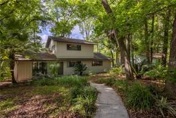 Picture of 3809 NW 10Th Place, Gainesville, FL 32605