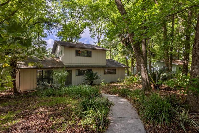 Picture of 3809 NW 10Th Place, Gainesville FL 32605