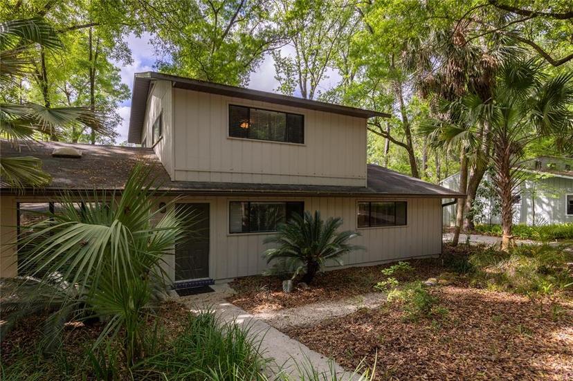 Picture of 3809 NW 10Th Place, Gainesville FL 32605