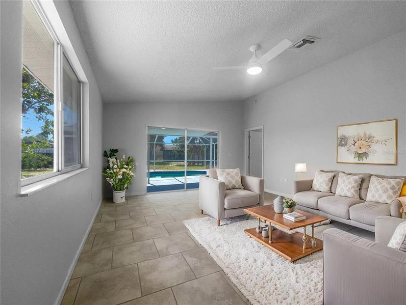 Picture of 804 Pineland Avenue, Venice FL 34285
