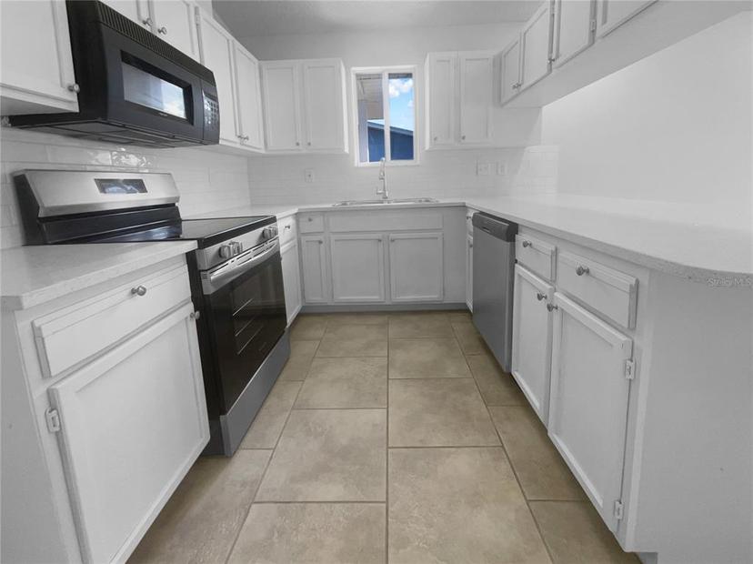 Picture of 804 Pineland Avenue, Venice FL 34285