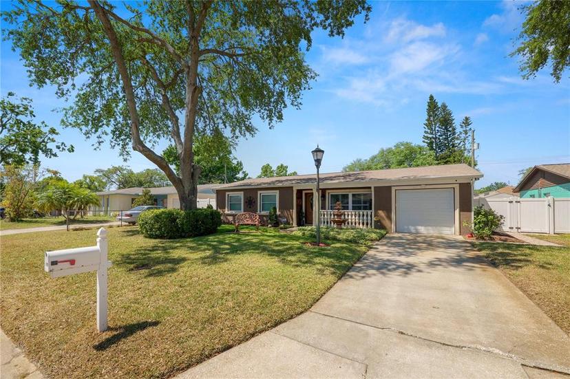 Picture of 7814 Lakeside Boulevard, Tampa FL 33614