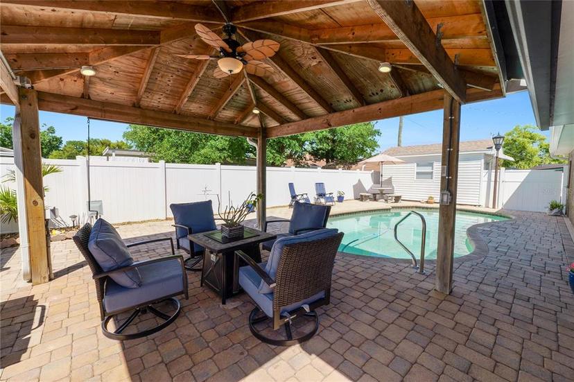 Picture of 7814 Lakeside Boulevard, Tampa FL 33614