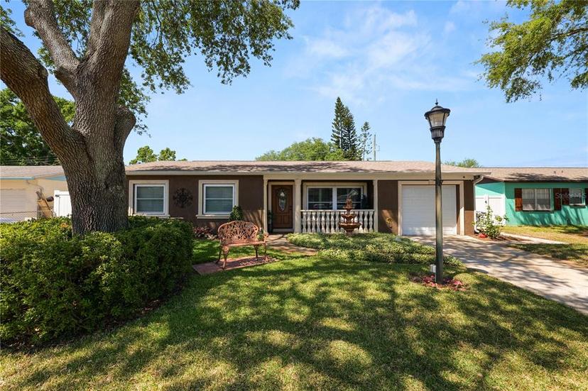 Picture of 7814 Lakeside Boulevard, Tampa FL 33614