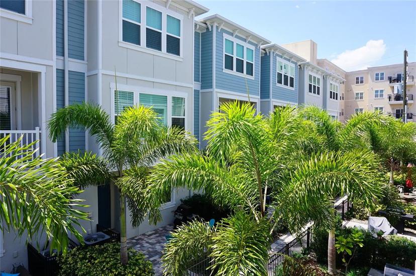 Picture of 813 Burlington Avenue N, St Petersburg FL 33701