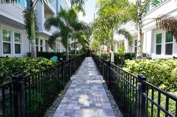 Picture of 813 Burlington Avenue N, St Petersburg, FL 33701