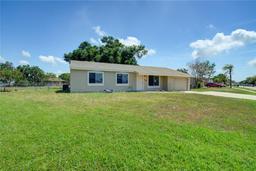 Picture of 3262 Montclair Circle, North Port, FL 34287