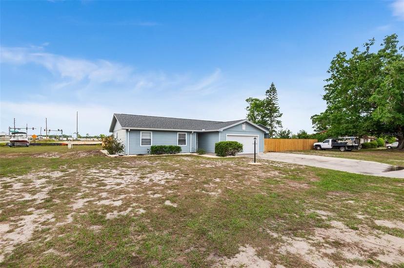 Picture of 100 Ellen Court, Winter Haven FL 33884