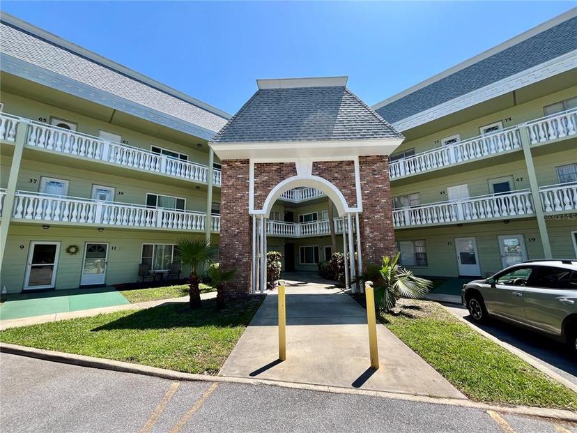 Picture of 2459 Columbia Drive Unit 17, Clearwater FL 33763