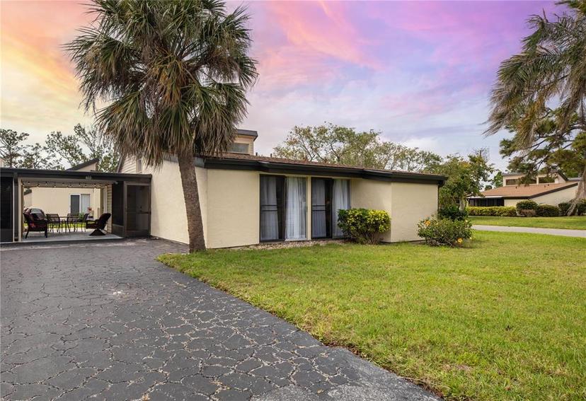 Picture of 633 White Pine Tree Road Unit 27, Venice FL 34285