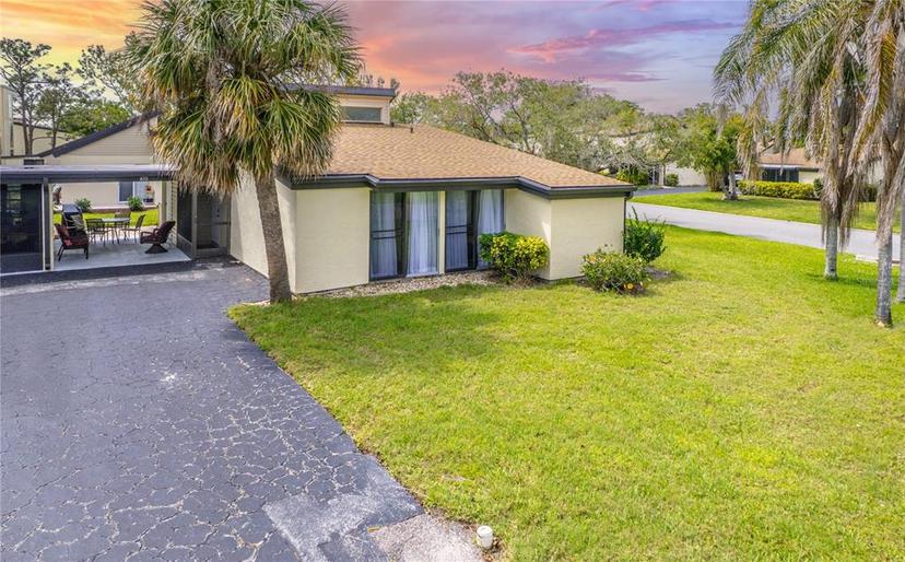 Picture of 633 White Pine Tree Road Unit 27, Venice FL 34285