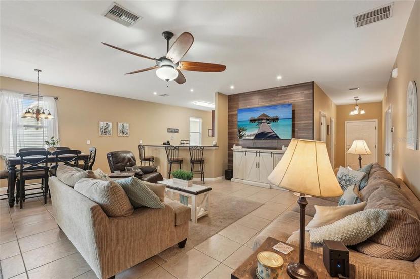 Picture of 563 19Th Street Nw, Ruskin FL 33570