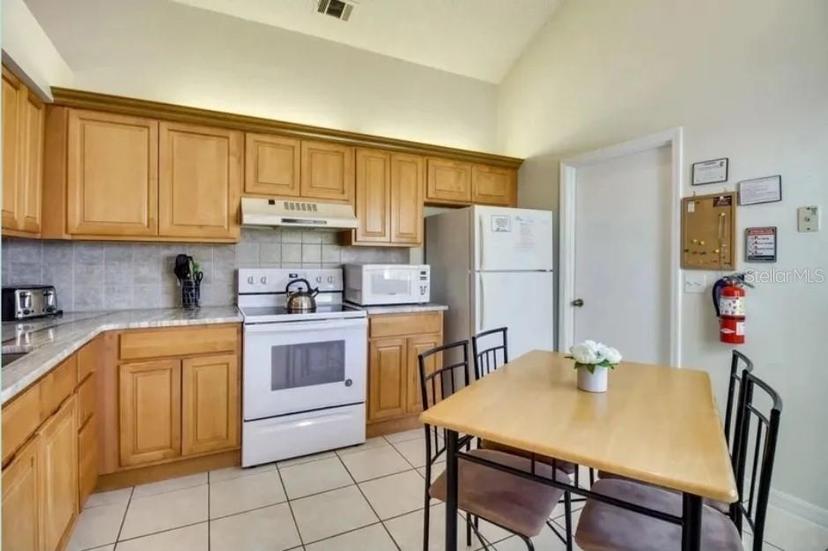 Picture of 208 Applewood Court, Kissimmee FL 34743