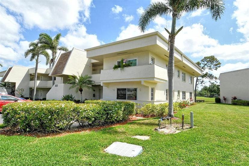 Picture of 7173 W Country Club Drive N Unit 141, Sarasota FL 34243