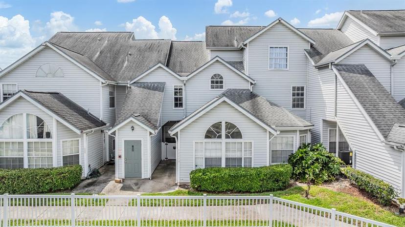 Picture of 12233 Armenia Gables Circle Unit 12233, Tampa FL 33612