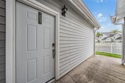 Picture of 12233 Armenia Gables Circle Unit 12233, Tampa, FL 33612