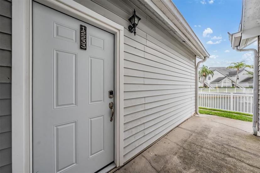 Picture of 12233 Armenia Gables Circle Unit 12233, Tampa FL 33612