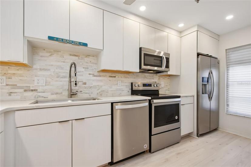 Picture of 930 Capri Isles Boulevard Unit 120, Venice FL 34292