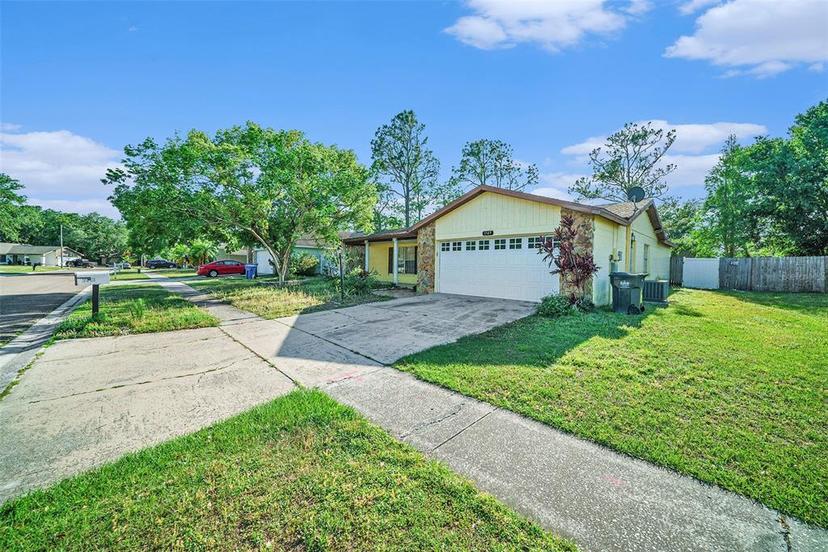Picture of 1349 Foxboro Drive, Brandon FL 33511