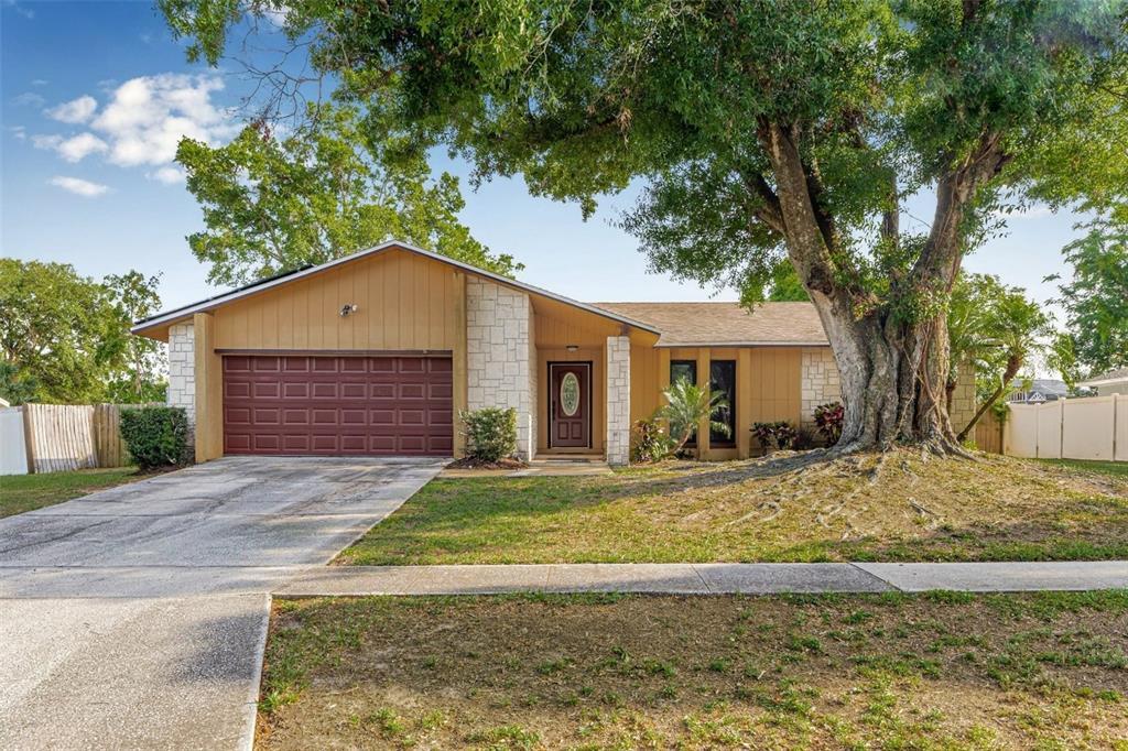 Picture of 2316 Merrily Circle N, Seffner, FL 33584