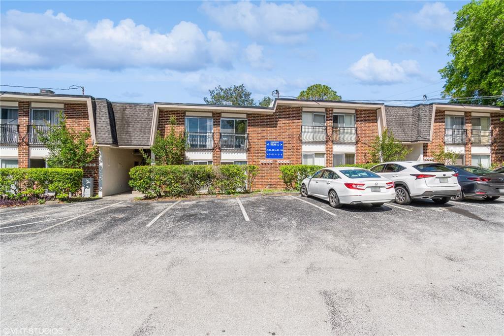 Picture of 1700 SW 16Th Court Unit A1, Gainesville, FL 32608