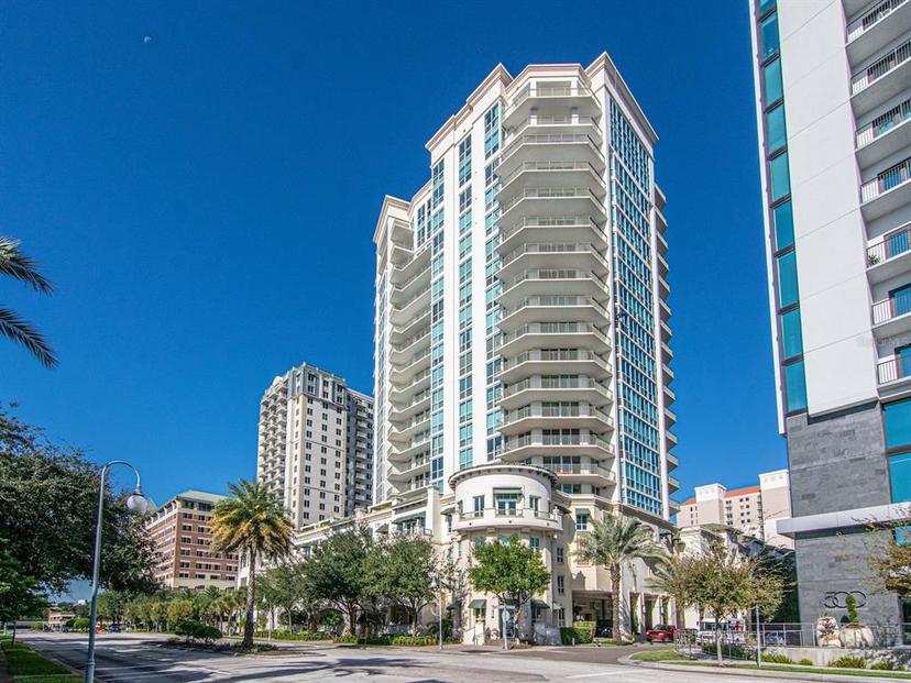 Picture of 450 Knights Run Avenue Unit 414, Tampa FL 33602