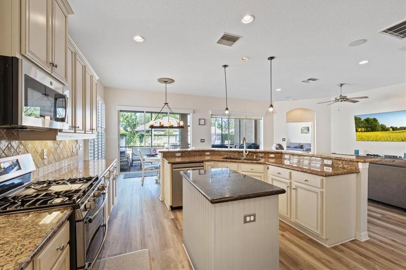 Picture of 11607 Meridian Point Drive, Tampa FL 33626