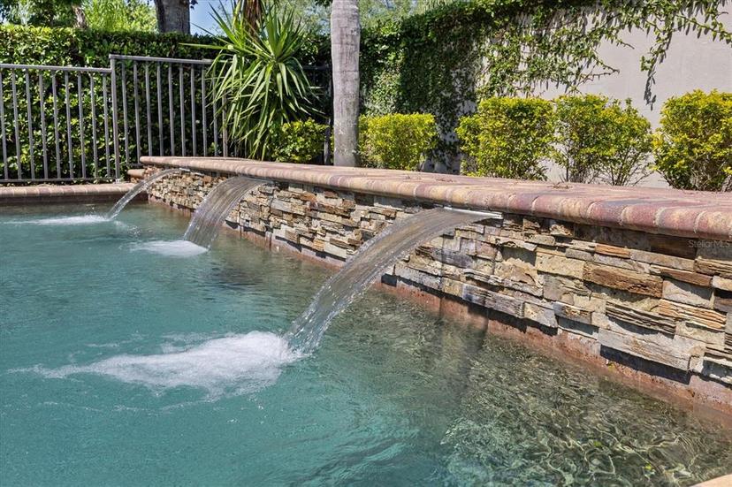 Picture of 11607 Meridian Point Drive, Tampa FL 33626