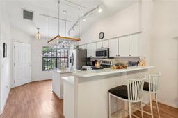Picture of 340 Juniper Way, Tavares, FL 32778