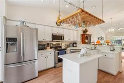Picture of 340 Juniper Way, Tavares, FL 32778