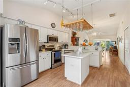 Picture of 340 Juniper Way, Tavares, FL 32778