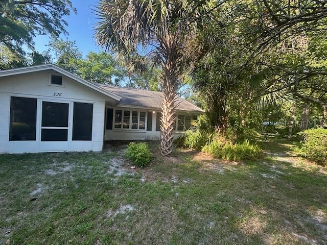 Picture of 328 W Connecticut Avenue, Lake Helen FL 32744