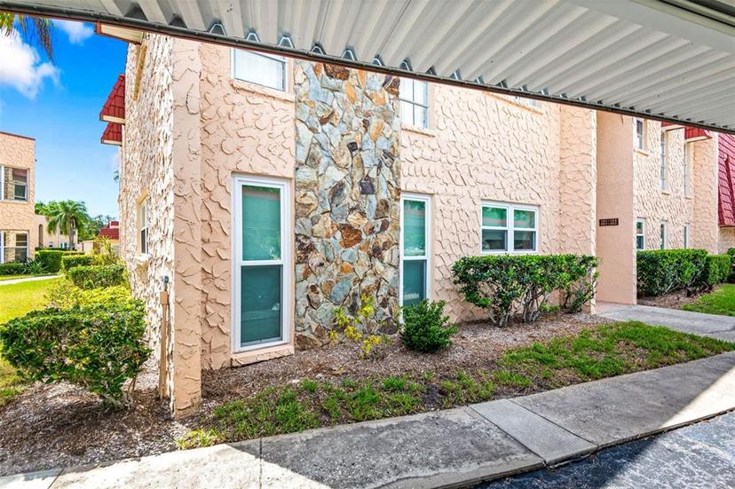 Picture of 101 Dogwood Circle, Seminole FL 33777