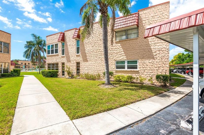 Picture of 101 Dogwood Circle, Seminole FL 33777