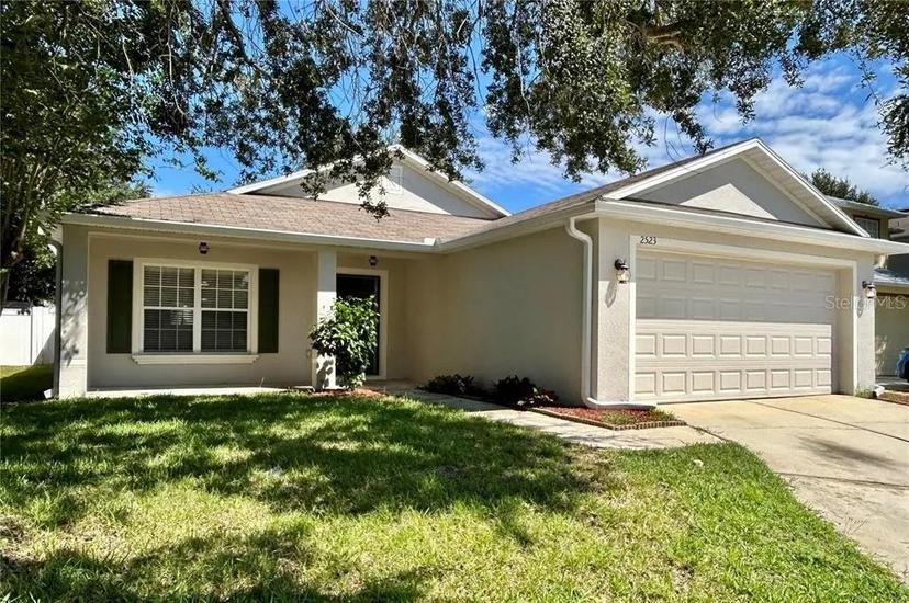 Picture of 2523 Martins Run, Tavares FL 32778