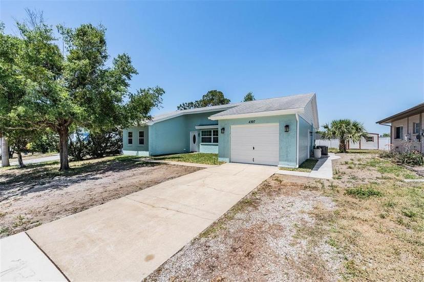 Picture of 4307 Woodfield Avenue, Holiday FL 34691