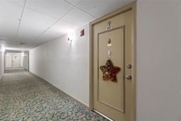 Picture of 19029 Us Highway 19 N Unit 9-407, Clearwater, FL 33764