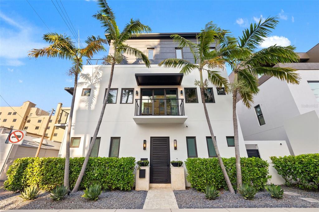 Picture of 325 2Nd Street N, St Petersburg, FL 33701