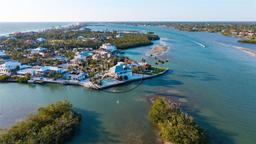 Picture of 924 Casey Cove Drive, Nokomis, FL 34275